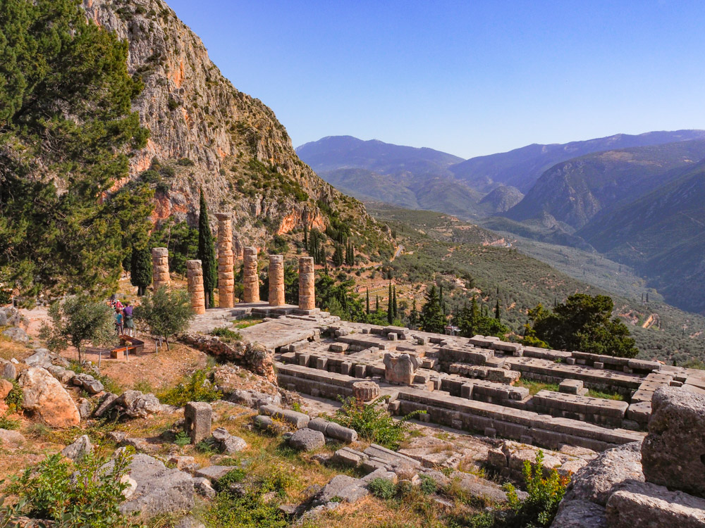 Delphi and Arachova Tour from Athens